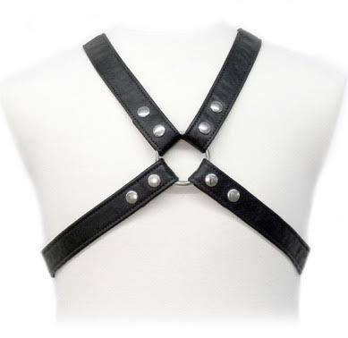 CUERPO DE CUERO - CINTURÓN BASE EN ROPA