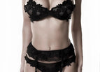 S / black