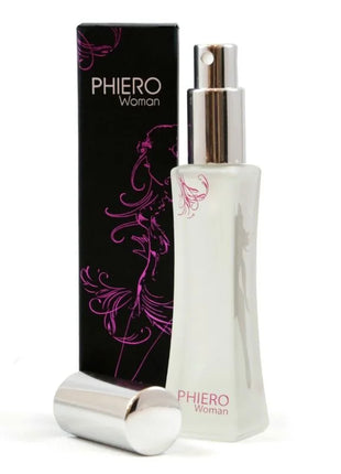 Eine elegante transparente glasflasche von 500 cosmetics piero frau parfum mit silver spray und rosa blumendesign