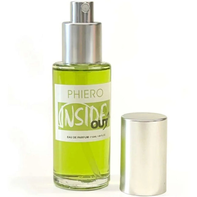 Ein schlanker transparenter glasflakon mit silberner sprühkappe enthält grünes phiero inside out parfum für männer