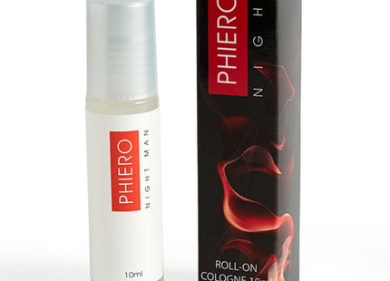 Ein schlanker weißer roll-on cologne flakon mit silberkappe und roter markierung phiero night man 10ml neben schwarzer box mit roten abstrakten wirbeln