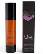 U-skin scar regenerator hautgel in bernsteinfarbener glasflasche mit schwarzem deckel und schwarzer box mit lila geometrischem design