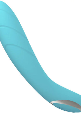 Ein geschmeidiger hellblauer silikon-vibrator arromy elizabeth blauer mit flexibler form und strukturierten rillen
