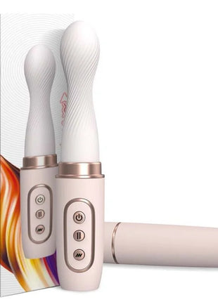 Zwei elegante weiße und rosegoldene vibrator-rotator mit texturierten oberflächen und bedientasten neben verpackung gelb