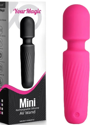 Ein vibrierender, pinker silikon av wand mit geriffelter struktur und abgerundetem kopf im produkt harmony massager