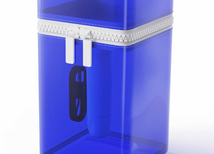 Transparenter blauer rechteckiger silikonbehälter mit weißem reißverschluss und zwei weißen ziehgriffen für b swish bcute curve infinite classic vibrator