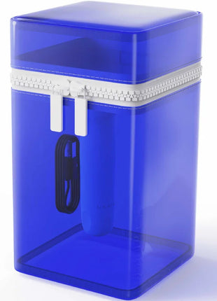 Transparenter blauer rechteckiger silikonbehälter mit weißem reißverschluss und zwei weißen ziehgriffen für b swish bcute curve infinite classic vibrator