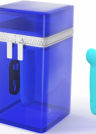 Blauer silikon-vibrator bcute curve infinite mit weißem reißverschluss in blauem durchscheinendem plastikbox und teal spielzeug