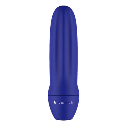 Ein elegantes royalblaues bswish vibratorspielzeug mit glatter, glänzender oberfläche und dezenten vertikalen rillen