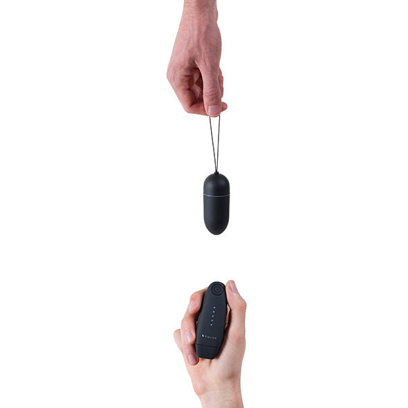 B swish - b naughty classic unleashed schwarzer silikon-ei-förmiger persönlicher massager mit fernbedienung