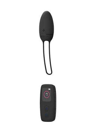 Schwarzer silikon ei vibrator b swish bnaaughty premium unleashed mit schlaufe und passender fernbedienung mit rosa knopfrand