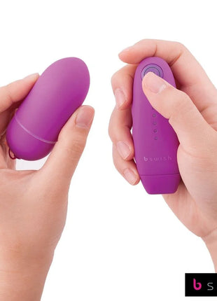 B swish bnaaughty unleashed klassische fliederfernbedienung violettes vibrierendes ei mit ergonomischer silikonfernbedienung