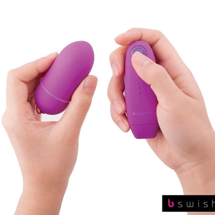 B swish bnaaughty unleashed klassische fliederfernbedienung violettes vibrierendes ei mit ergonomischer silikonfernbedienung