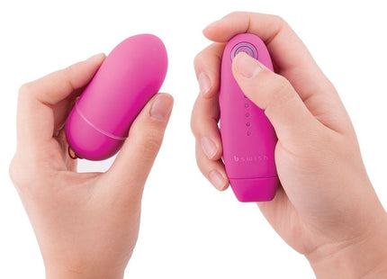 Vibrating ei in hellem pinkem silikon mit passender fernbedienung von b swish b naughty unleashed klassisch rosa