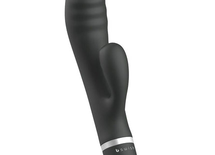 Schwarzer b swish bwild classic rabbit-vibrator mit glatter oberfläche und silbernem akzentband am fußende