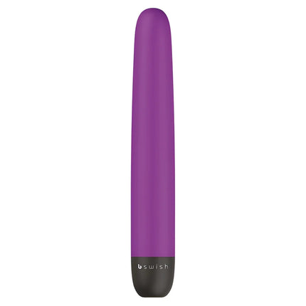 Lila b swish vibrierender massagestab mit matter oberfläche und schwarzer basis für klassischen himbeer spaß