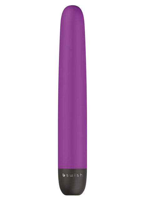 Lila b swish vibrierender massagestab mit matter oberfläche und schwarzer basis für klassischen himbeer spaß