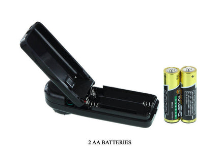 Schwarzes kunststoff-akku-ladegerät mit zwei aa-batterien neben dem baile super rota dong penis rotator produkt