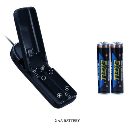 Schwarzes plastik aa akkuladegerät mit zwei fächern neben zwei excell aaa alkalibatterien im produkt baile super vibrator vibrierendes ei mit stimulator