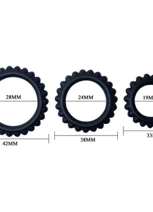 Drei schwarze silikonringe in verschiedenen größen mit textur aus dem baile titan set 3stk cockring schwarz 2,8 + 2,4 + 1,9 cm