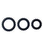 Set aus drei schwarzen silikon cockringen mit strukturierter zahnradkante von baile titan in 2,8 2,4 und 1,9 cm