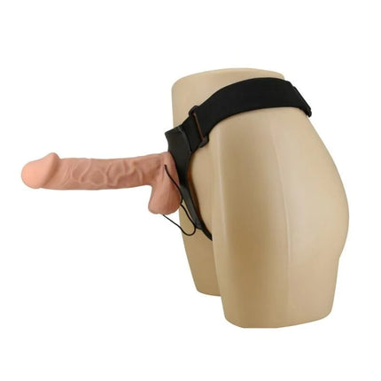 Pink silikon dildo mit schwarzem verstellbarem riemen und schnalle auf beige mannequin torso im BAILE ultra leidenschaftlicher geschirr 26 cm natural