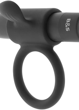 Schwarzer und silberner cameron schwarzwiederaufladbarer vibrierender ring mit ergonomischem design und integriertem powerbutton