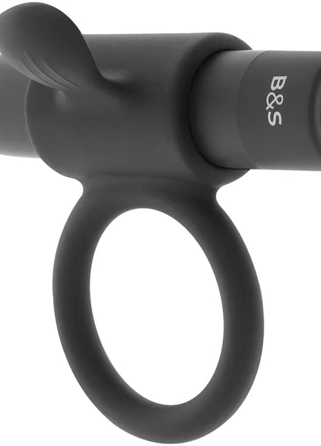 Schwarzer und silberner cameron schwarzwiederaufladbarer vibrierender ring mit ergonomischem design und integriertem powerbutton