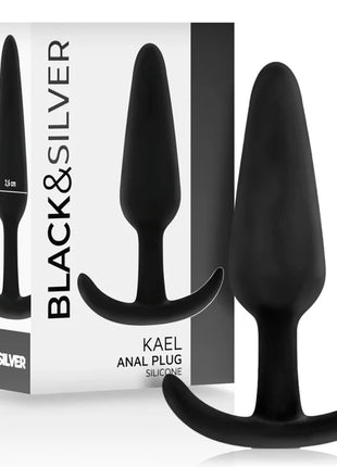 Schwarzer silikon analplug kael von black und silver mit mittlerem griff und gebogenem griff