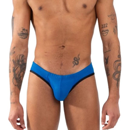 Helle blaue, eng anliegende badehose burn 018 blue slip s mit schwarzem rand für sportliches schwimmen
