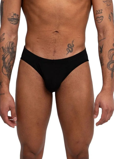 Schwarze briefs burn 019 black slip s mit glattem, formendem design für komfortable passform