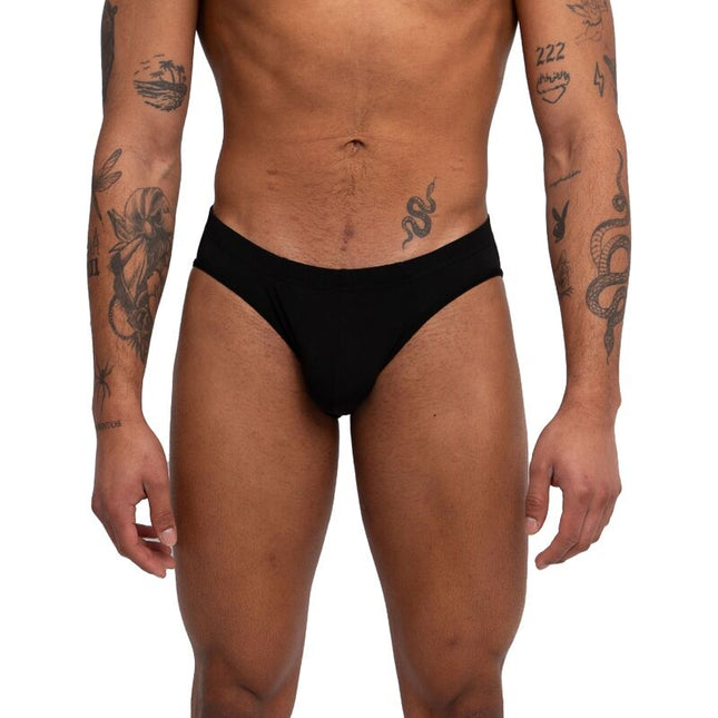 Schwarze briefs burn 019 black slip s mit glattem, formendem design für komfortable passform