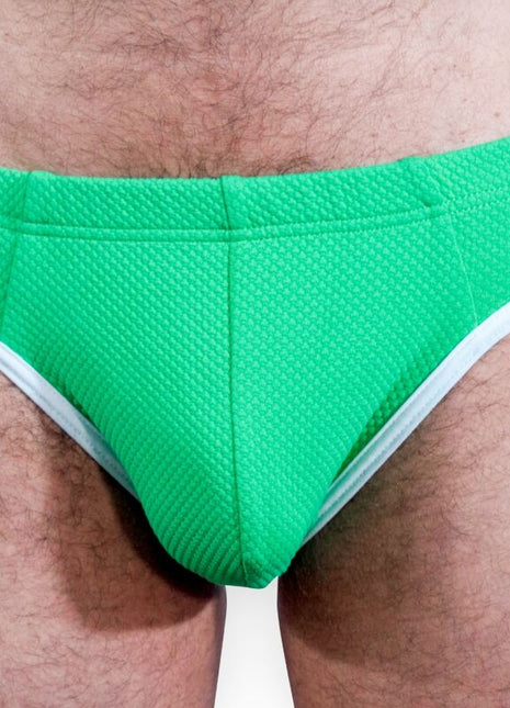 Helle grüne strukturierte badehose burn 022 mit weißem rand für den schwimmsport
