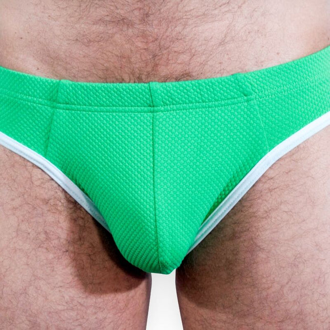 Helle grüne strukturierte badehose burn 022 mit weißem rand für den schwimmsport