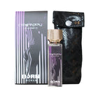 Ein eleganter rechteckiger glasparfümflakon mit goldfarbenem strukturiertem deckel und lila flüssigkeit temptaion eau de parfum von born woman 20 ml