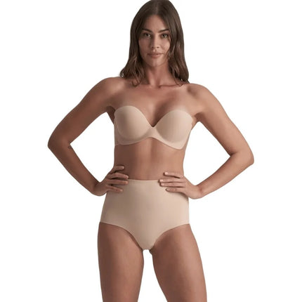 Beige strapless sujetador adhesivo copa a with high-waisted briefs featuring alas adhesivas transparentes for use después de cada