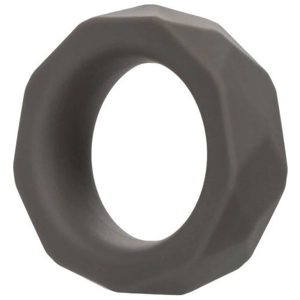 Dunkelgrauer oktogonaler silikonring mit matter oberfläche und facettierten kanten von CalExotics alpha prolong