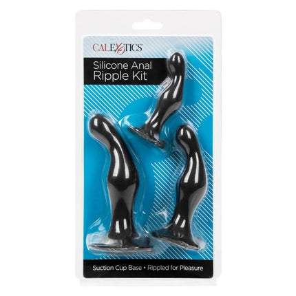Schwarzes silikon analspielzeug mit gerippten oberflächen im blisterpack von calexotics anal ripple kit