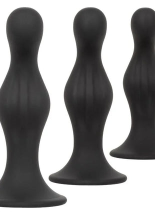 Set aus drei schwarzen silikon anal plug mit glattem, konischem design von calexotics anal ripple kit