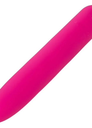 Ein elegantes, leuchtend pinkes silikonspielzeug mit glattem, rundlichem design von calexotics bliss vibe rosa