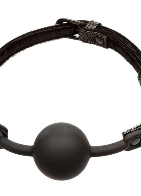 Schwarzer silikonmundknebel mit verstellbarem riemen und metallschnalle von calexotics boundless ballknebel