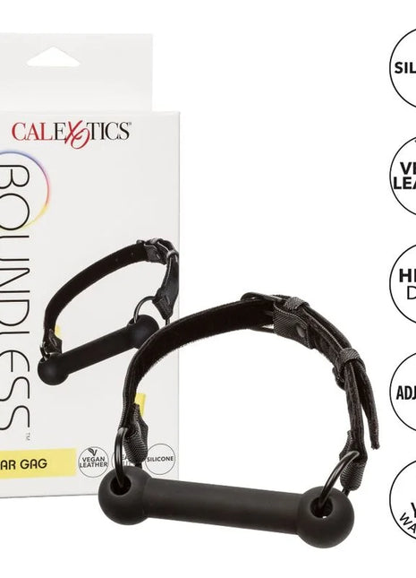 Schwarze boundless bar gag von calexotics aus silikon und veganem leder mit verstellbaren riemen