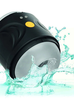 Calexotics boundless dual-motor-stroker schwarze und silberne wasserdichte taschenlampe mit gelbem einschaltknopf