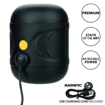 Calexotics boundless dual-motor-stroker schwarzes rundes ladekoffer mit gelbem power-knopf und magnetischem usb-kabel