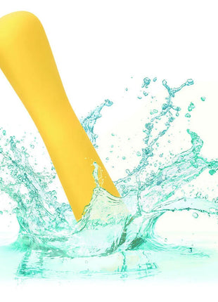 Gelber silikon vibrato wand von calexotics boundless mini-flexiwand für flexible anwendung