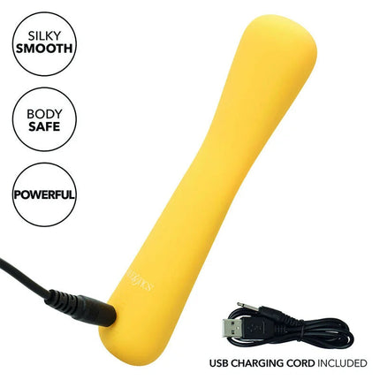 Calerotix boundless mini-flexiwand ist ein hellgelber, schlanker silikon-vibrationsstab mit usb-ladekabel
