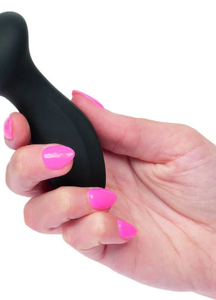Schwarzer silikon-analplug mit abgerundetem kopf und konischem griff von calexotics boundless mini-massager