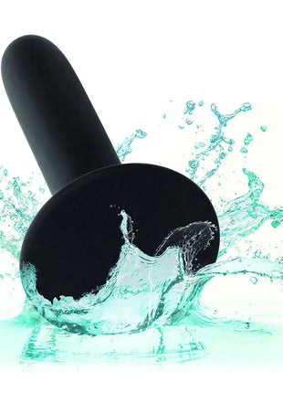 Black silikon analplug mit rundem kopf und kegelförmigem schaft für ergonomischen komfort aus dem calexotics boundless silikon-pegging-kit