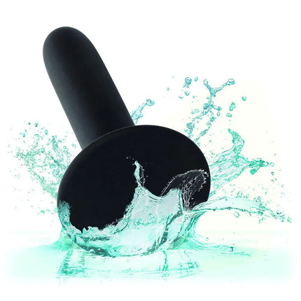 Black silikon analplug mit rundem kopf und kegelförmigem schaft für ergonomischen komfort aus dem calexotics boundless silikon-pegging-kit
