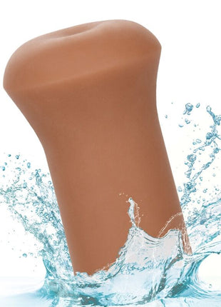 Tan silikon erwachsenenspielzeug mit glattem, gebogenem design und abgerundetem kopf boundless stroker karamell von calexotics